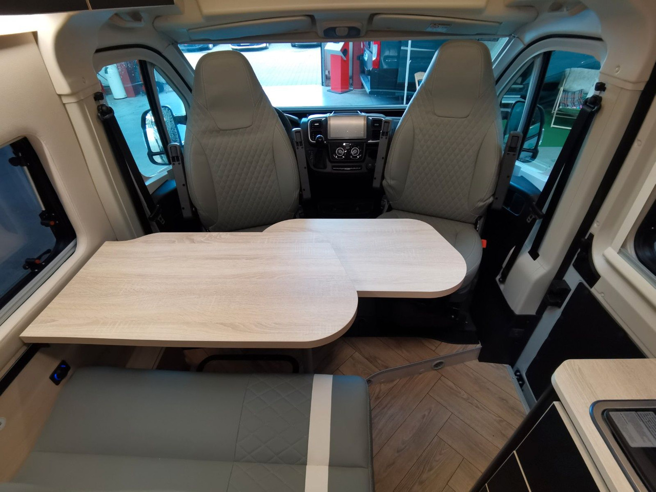 Camper van Chausson V697 SPORT LINE / 140PS-8G / EINZELBETTEN - GARA: picture 12 Camper van Chausson V697 SPORT LINE / 140PS-8G / EINZELBETTEN - GARA: picture 12