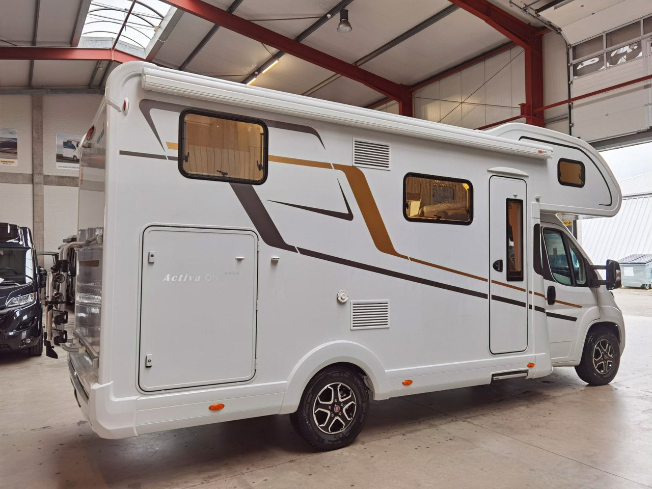 Eura Mobil ACTIVA ONE 690 HB / 180PS-40H MAXI/ PANORAMADACH - Alcove motorhome: picture 4 Eura Mobil ACTIVA ONE 690 HB / 180PS-40H MAXI/ PANORAMADACH - Alcove motorhome: picture 4