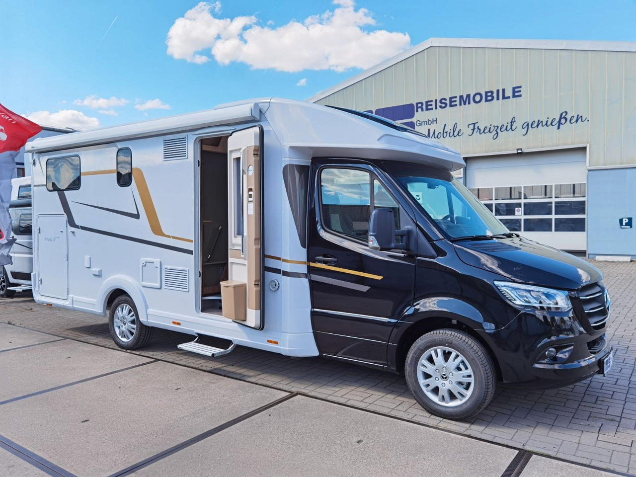 Semi-integrated motorhome Eura Mobil PROFILA T 726 EB - MODELL 2025 -MONDIAL PLUS & S: picture 10
