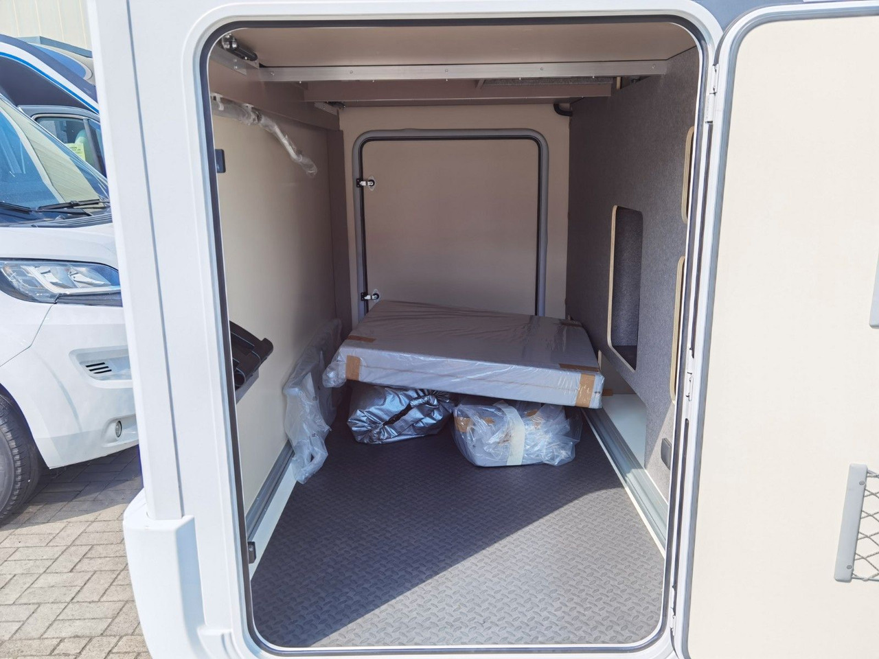 Semi-integrated motorhome Eura Mobil PROFILA T 726 EB - MODELL 2025 -MONDIAL PLUS & S: picture 12