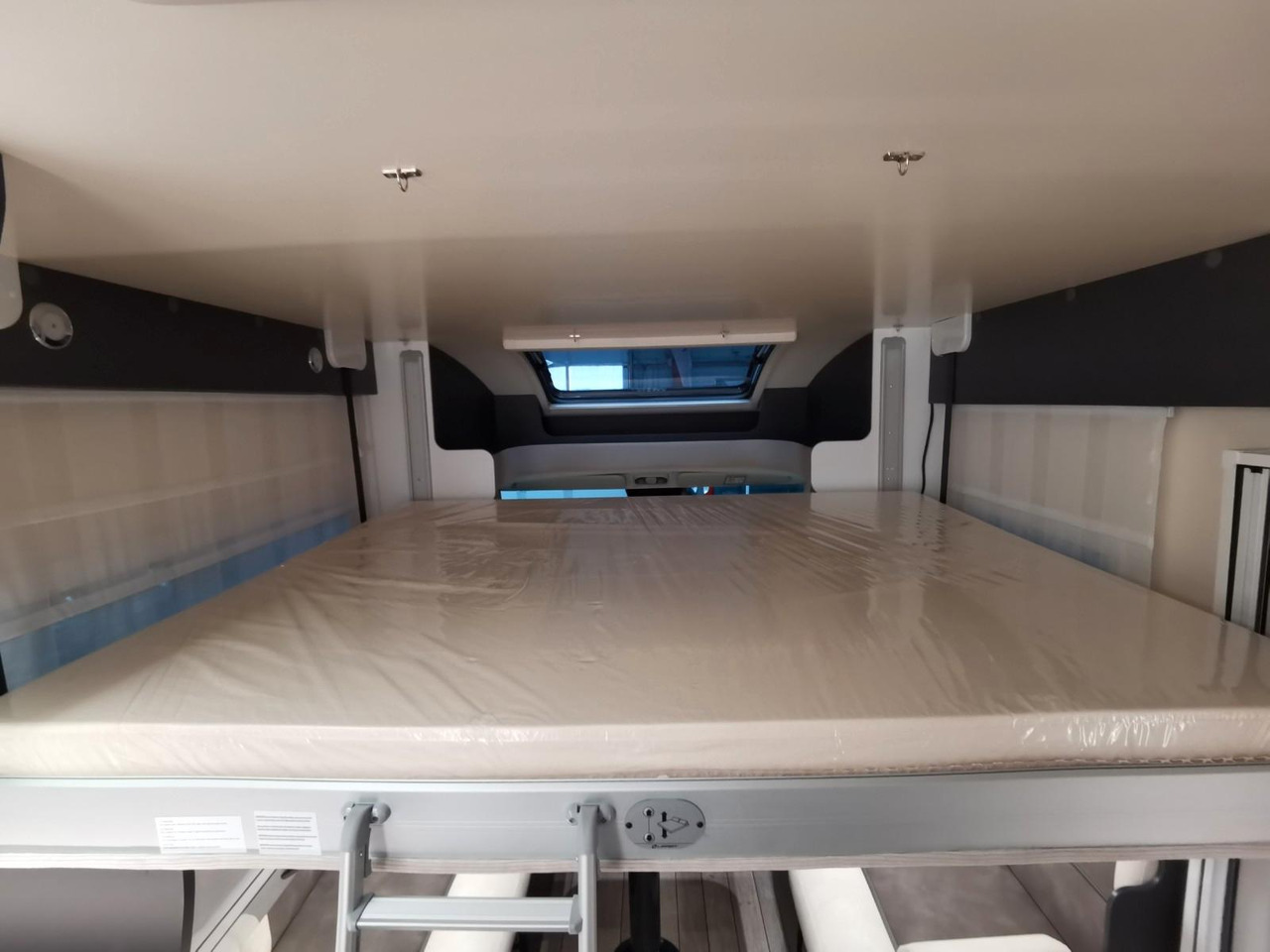 Semi-integrated motorhome Forster T 699 LF / 140PS / XXL - HUBBETT & RAUMBAD: picture 29 Semi-integrated motorhome Forster T 699 LF / 140PS / XXL - HUBBETT & RAUMBAD: picture 29