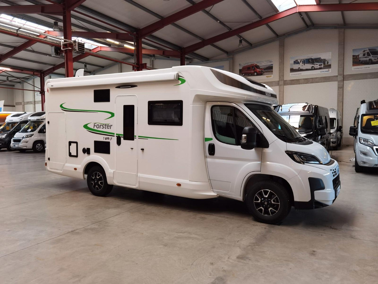 Semi-integrated motorhome Forster T 699 LF / 140PS / XXL - HUBBETT & RAUMBAD: picture 8 Semi-integrated motorhome Forster T 699 LF / 140PS / XXL - HUBBETT & RAUMBAD: picture 8