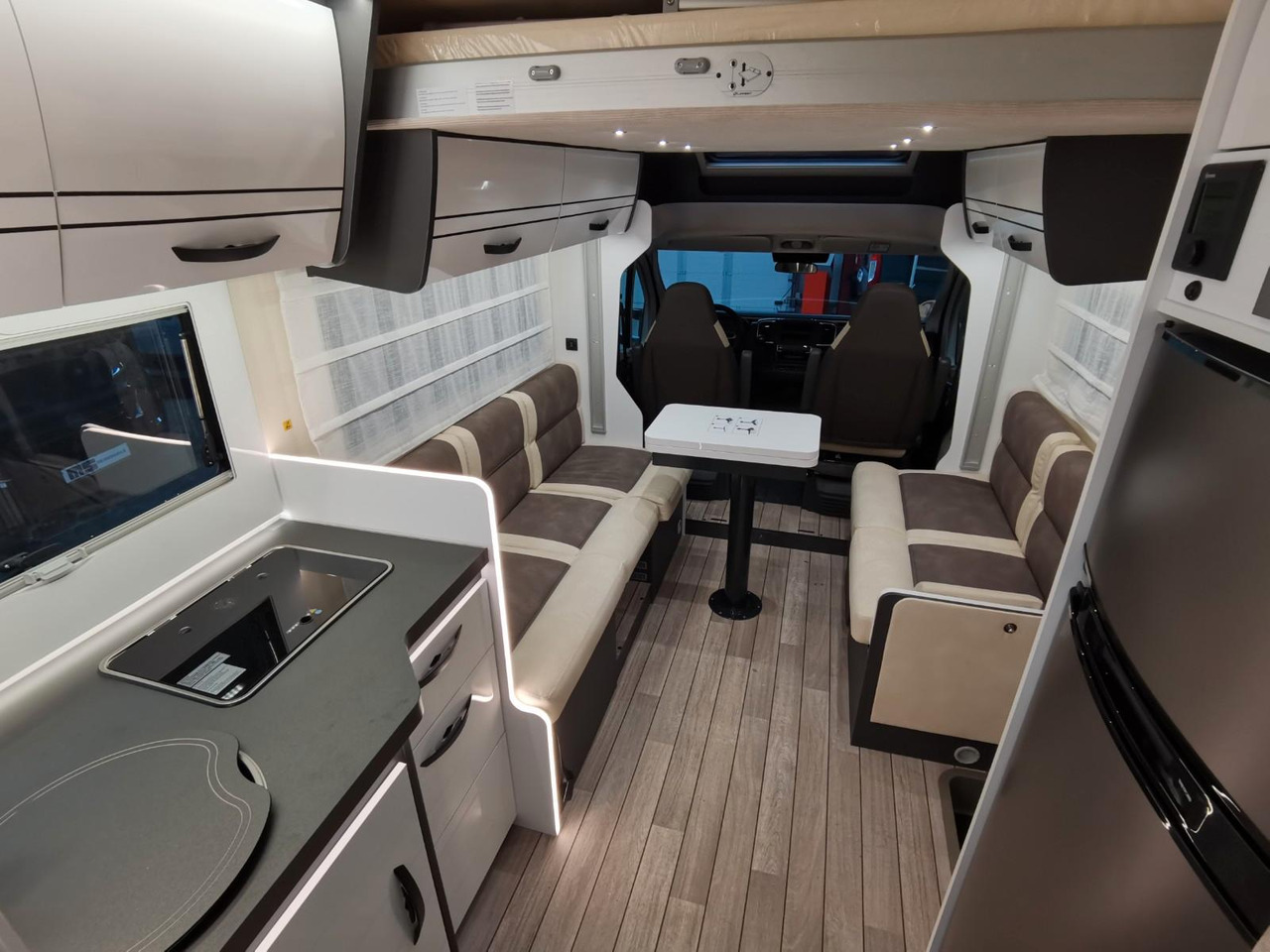 Semi-integrated motorhome Forster T 699 LF / 140PS / XXL - HUBBETT & RAUMBAD: picture 17 Semi-integrated motorhome Forster T 699 LF / 140PS / XXL - HUBBETT & RAUMBAD: picture 17