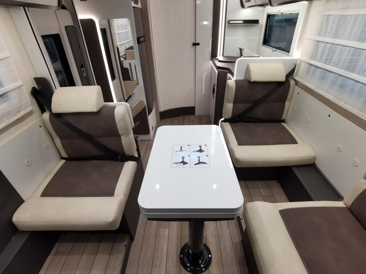 Semi-integrated motorhome Forster T 699 LF / 140PS / XXL - HUBBETT & RAUMBAD: picture 30 Semi-integrated motorhome Forster T 699 LF / 140PS / XXL - HUBBETT & RAUMBAD: picture 30