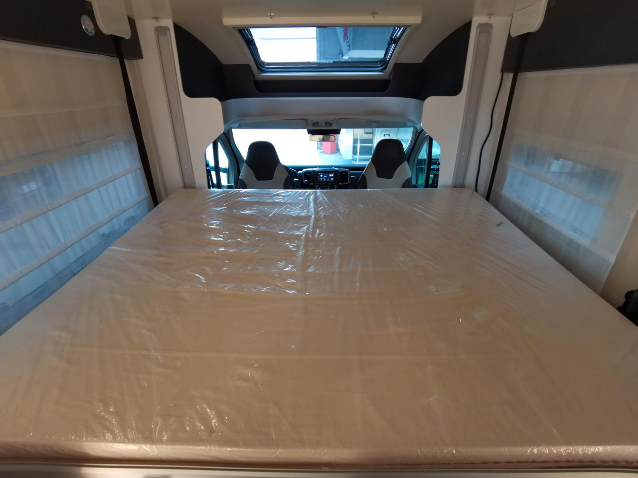 Semi-integrated motorhome Forster T 699 LF / 140PS / XXL - HUBBETT & RAUMBAD: picture 20 Semi-integrated motorhome Forster T 699 LF / 140PS / XXL - HUBBETT & RAUMBAD: picture 20