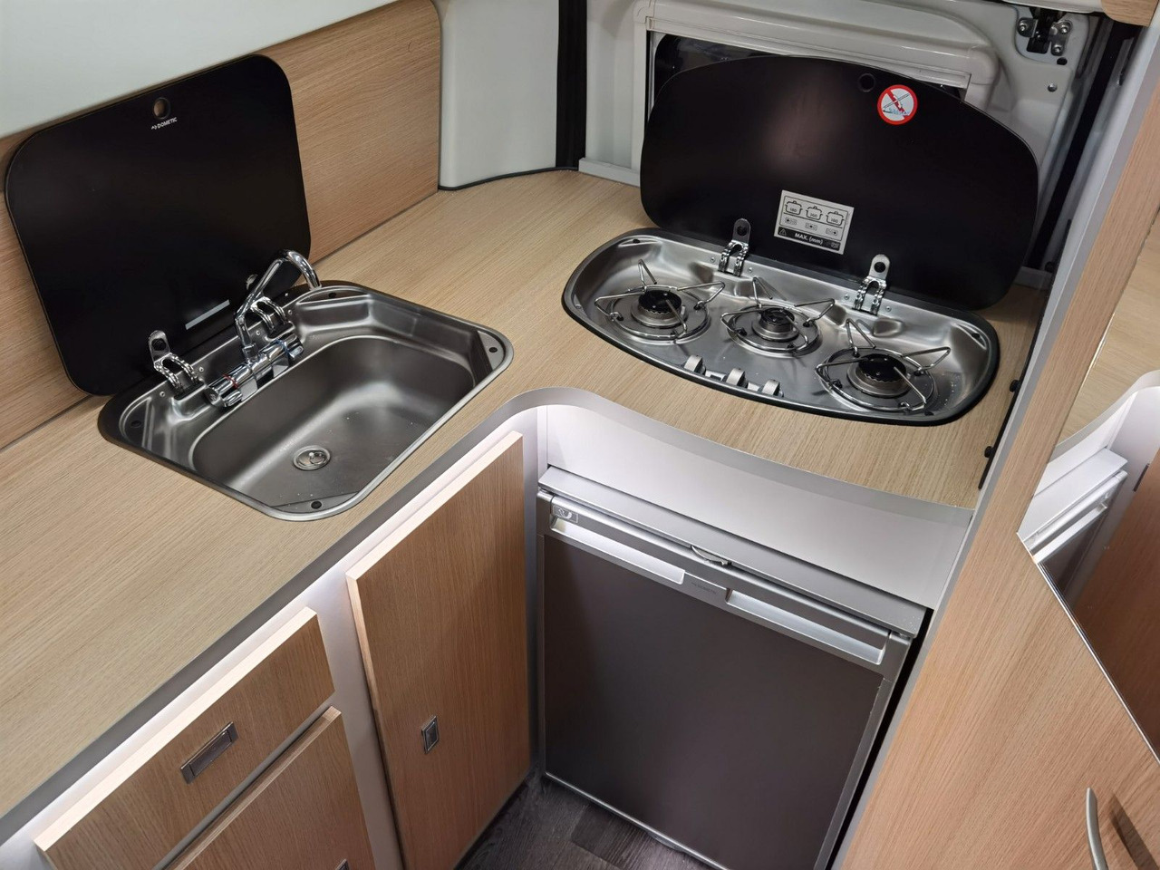 Camper van Karmann DEXTER 550 / 140PS / CONCEPT - PAKET & HUBBETT: picture 17