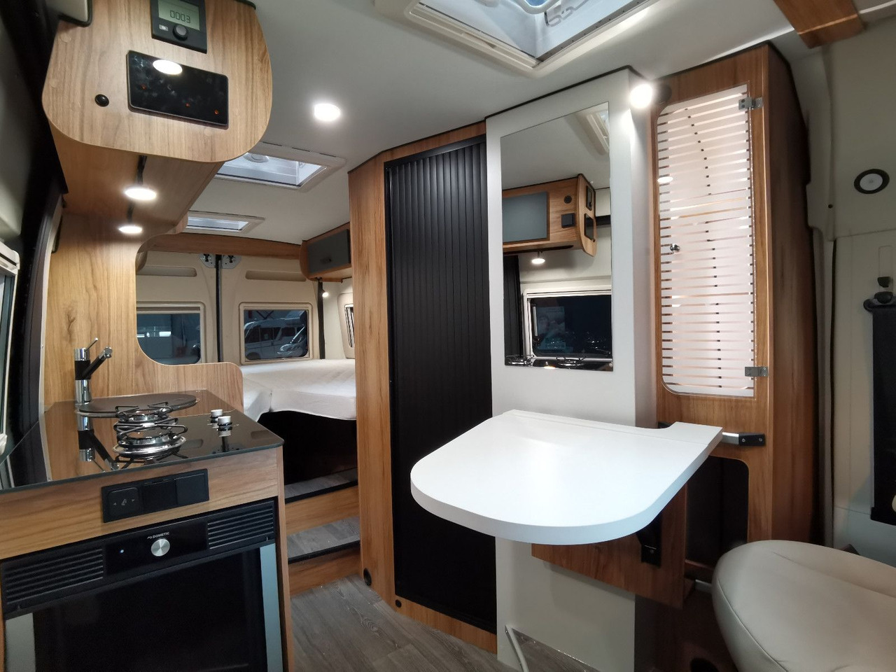 Karmann DEXTER 600 /2026/8G.AUTOM./ EINZELBETTEN  5.99M - Camper van: picture 1 Karmann DEXTER 600 /2026/8G.AUTOM./ EINZELBETTEN  5.99M - Camper van: picture 1