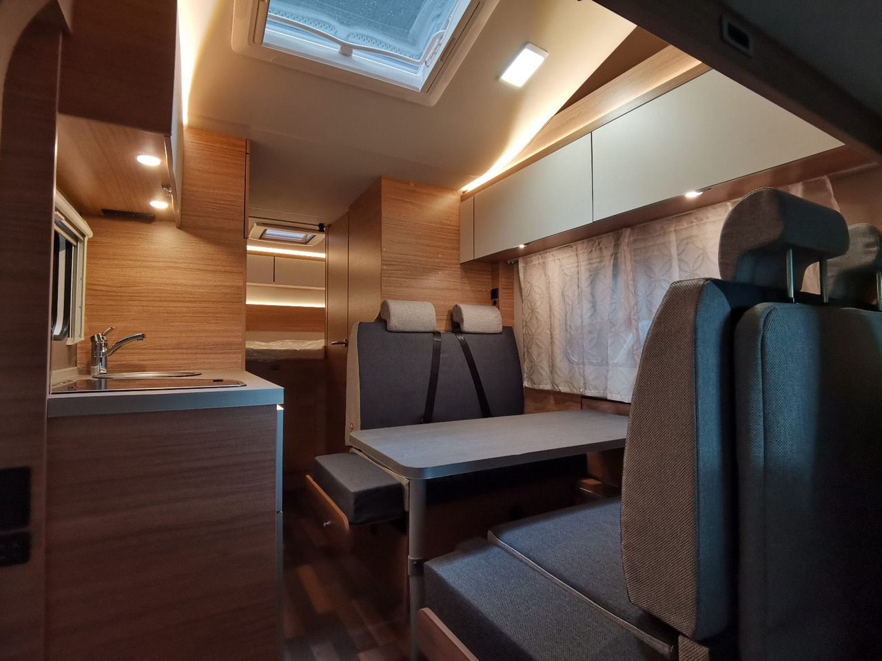 Alcove motorhome Weinsberg CARAHOME 650 DG / 140 PS /  TOP - AUSSTATTUNG: picture 13