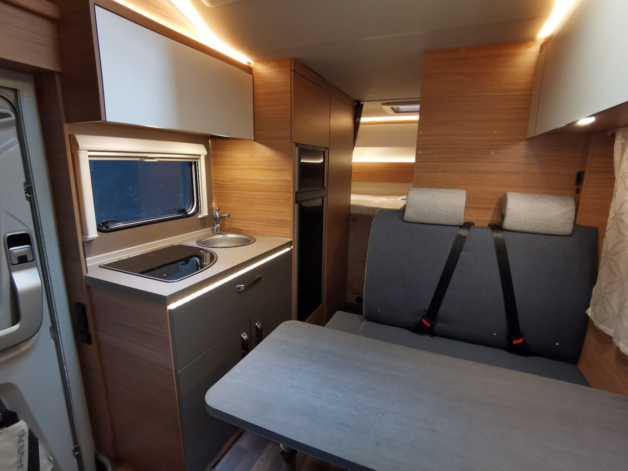 Alcove motorhome Weinsberg CARAHOME 650 DG / 140 PS /  TOP - AUSSTATTUNG: picture 16