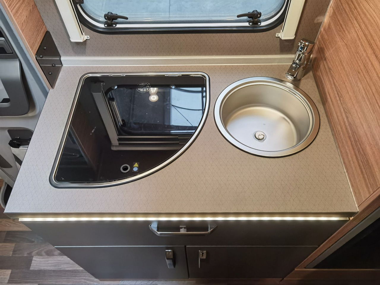 Alcove motorhome Weinsberg CARAHOME 650 DG / 140 PS /  TOP - AUSSTATTUNG: picture 17