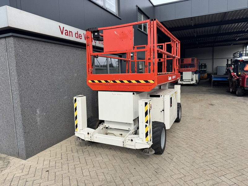 Genie GS 3369 RT Hoogwerker / Arbeitsbuhne 12mtr werkhoogte 4x4 Kubota DIESEL 2013 - Scissor lift: picture 3 Genie GS 3369 RT Hoogwerker / Arbeitsbuhne 12mtr werkhoogte 4x4 Kubota DIESEL 2013 - Scissor lift: picture 3