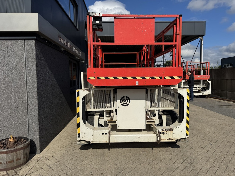 Genie GS 3390 RT Schaarhoogwerker / Scissor Lift / Arbeitsbuhne 12mtr werkhoogte 4x4 Deutz DIESEL 2013 - Scissor lift: picture 3 Genie GS 3390 RT Schaarhoogwerker / Scissor Lift / Arbeitsbuhne 12mtr werkhoogte 4x4 Deutz DIESEL 2013 - Scissor lift: picture 3