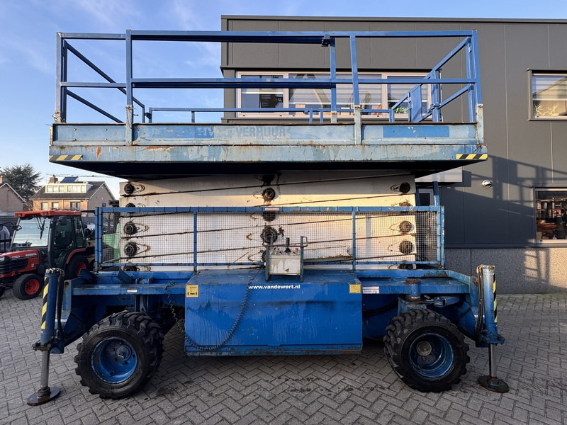 Holland lift Combistar B-195DL25 Schaarhoogwerker 22M Werkhoogte Hatz Diesel 4X4 2003 - Scissor lift: picture 2 Holland lift Combistar B-195DL25 Schaarhoogwerker 22M Werkhoogte Hatz Diesel 4X4 2003 - Scissor lift: picture 2