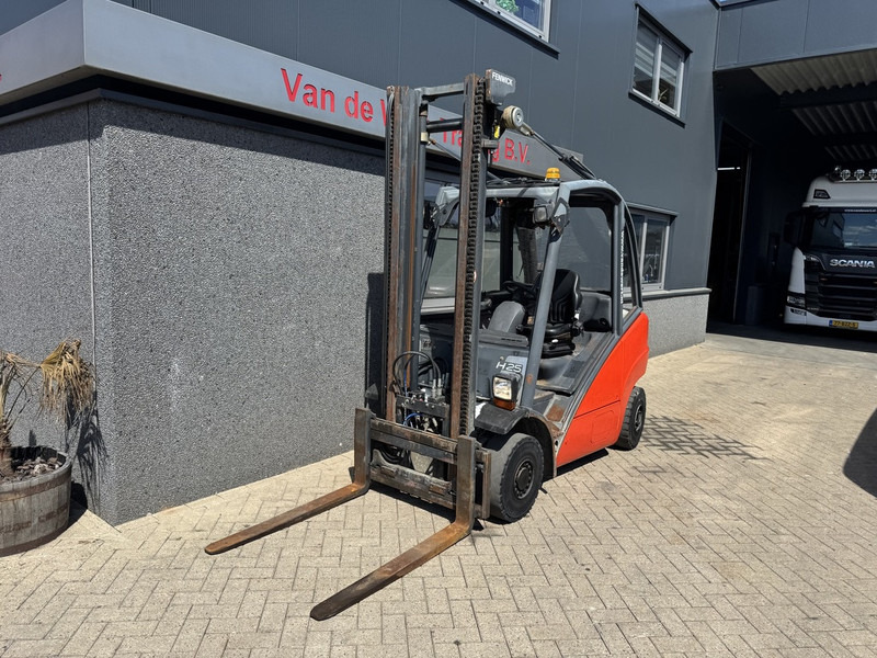 Linde H25D - Diesel forklift: picture 3 Linde H25D - Diesel forklift: picture 3