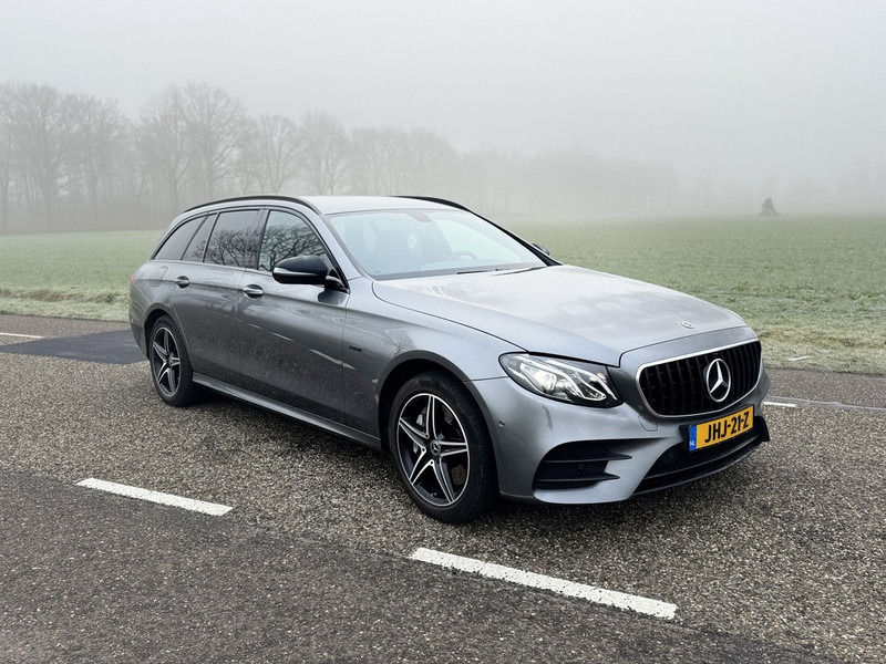 Mercedes-Benz E-Klasse Estate 300 de AMG Line 2020 Led / ACC / Leder - Car: picture 5 Mercedes-Benz E-Klasse Estate 300 de AMG Line 2020 Led / ACC / Leder - Car: picture 5