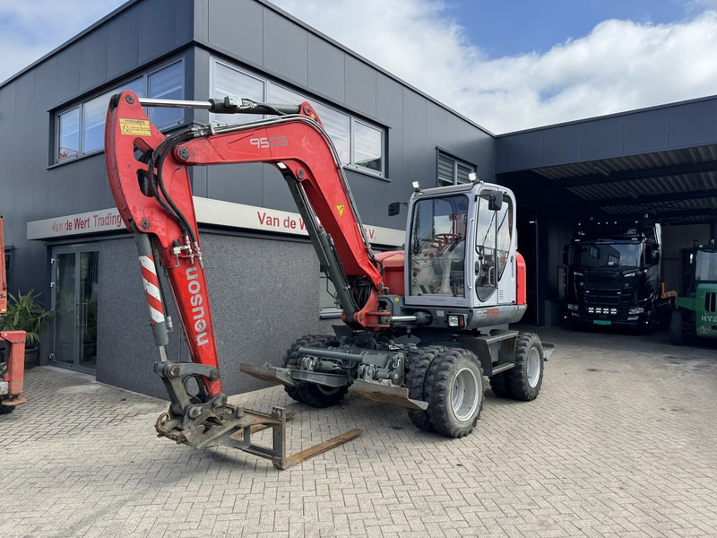 Neuson 9503 WD Mobiele Kraan 2009 Palletvork, Stenenklem, 2x Bak 8860hours Deutz Diesel - Mobile crane: picture 2 Neuson 9503 WD Mobiele Kraan 2009 Palletvork, Stenenklem, 2x Bak 8860hours Deutz Diesel - Mobile crane: picture 2