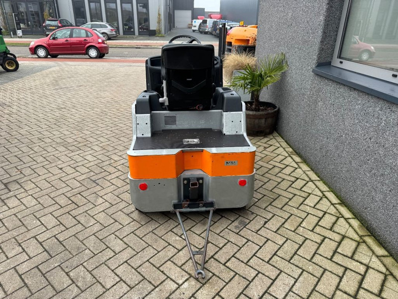 Tow tractor Still LTX70 Elektrische Trekker / Startkar / Voertuigtrekker 2017 Elektrisch ACCU 2019 Keuring 3/2024: picture 7 Tow tractor Still LTX70 Elektrische Trekker / Startkar / Voertuigtrekker 2017 Elektrisch ACCU 2019 Keuring 3/2024: picture 7
