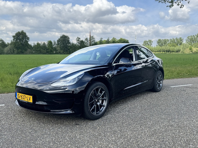 Tesla Model 3 - Car: picture 2 Tesla Model 3 - Car: picture 2