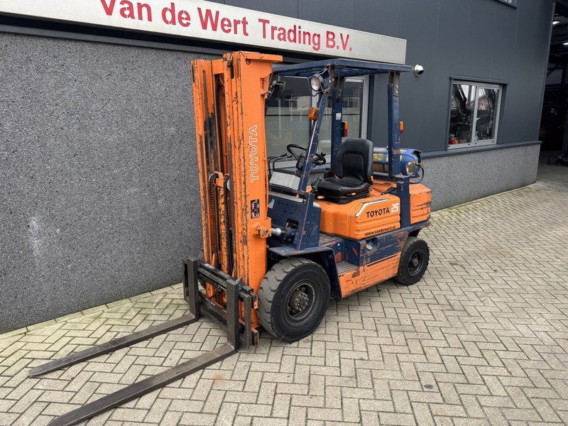 Toyota 42 5FGF 25 - LPG forklift: picture 4 Toyota 42 5FGF 25 - LPG forklift: picture 4