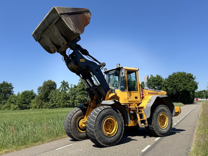 Volvo L110E - Wheel loader: picture 1 Volvo L110E - Wheel loader: picture 1