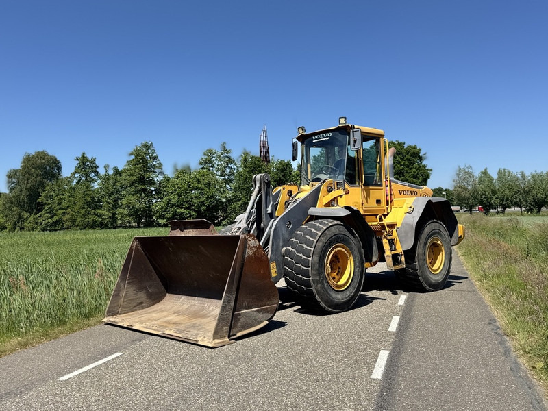 Volvo L110E - Wheel loader: picture 1 Volvo L110E - Wheel loader: picture 1