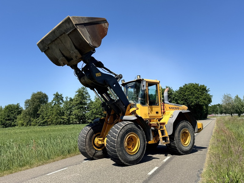 Volvo L110E - Wheel loader: picture 4 Volvo L110E - Wheel loader: picture 4