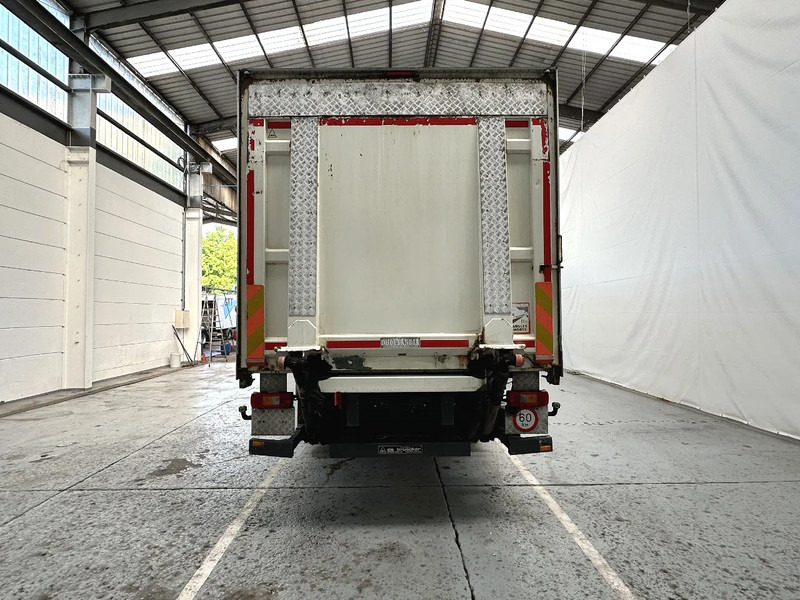 Volvo FM 330 / Essieu relevable et directionnel / Steerable lift axle / Lift as en stuuras - Curtain side truck: picture 4 Volvo FM 330 / Essieu relevable et directionnel / Steerable lift axle / Lift as en stuuras - Curtain side truck: picture 4