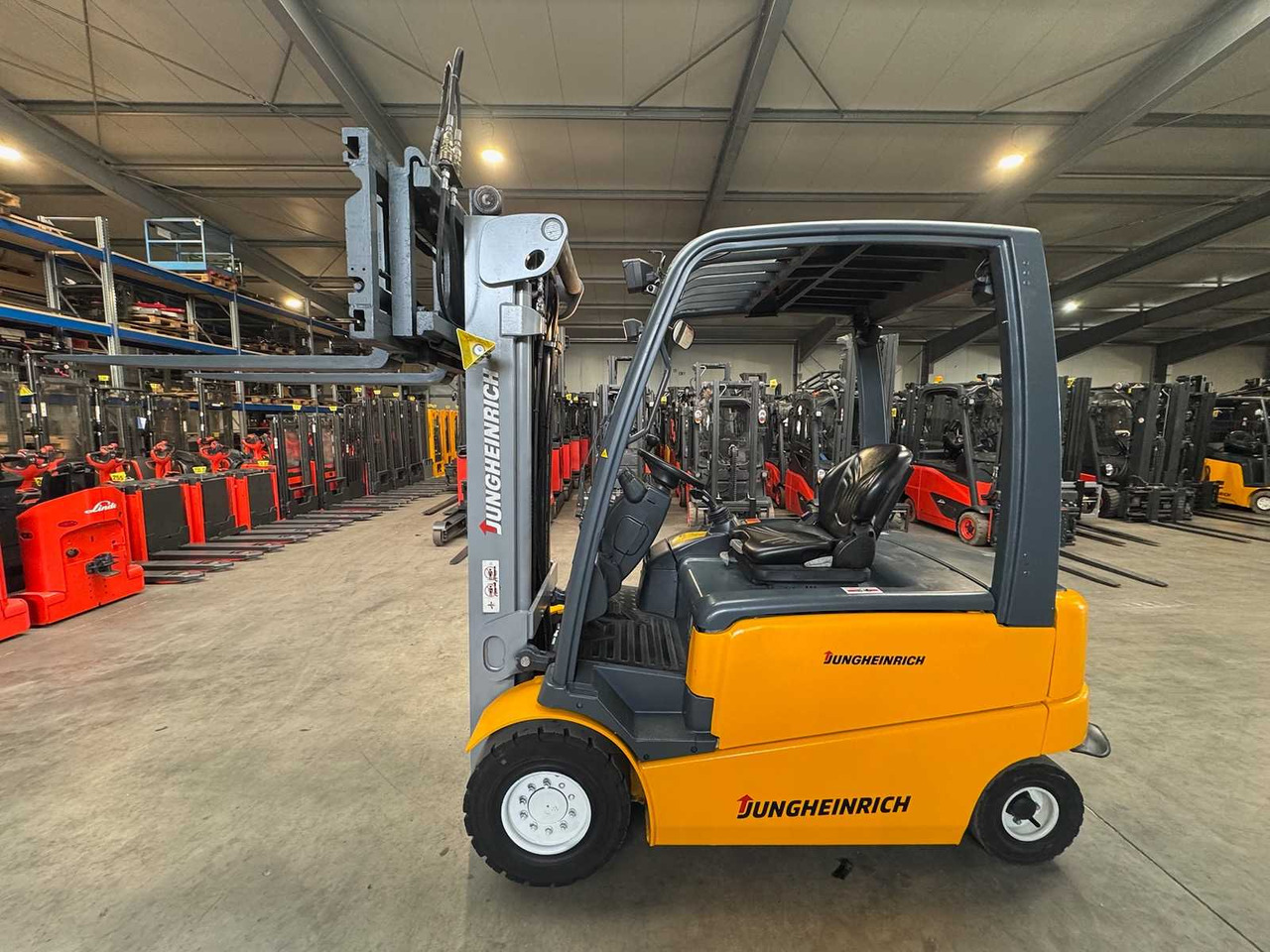 03/2019 SERVICE + UVV 09/2026 JUNGHEINRICH EFG-VAC30 3,000KG TRIPLEX ELECTRIC FORKLIFT 3RD + 4TH VALVE 1,793 HOURS - Forklift: picture 1 03/2019 SERVICE + UVV 09/2026 JUNGHEINRICH EFG-VAC30 3,000KG TRIPLEX ELECTRIC FORKLIFT 3RD + 4TH VALVE 1,793 HOURS - Forklift: picture 1