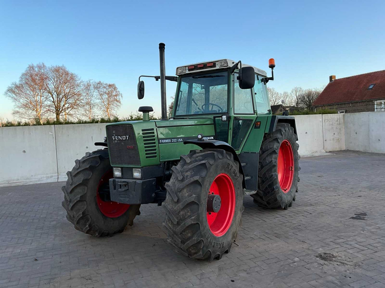1982 FENDT FARMER 312 LSA ALL-WHEEL DRIVE FARM TRACTOR - Farm tractor: picture 1 1982 FENDT FARMER 312 LSA ALL-WHEEL DRIVE FARM TRACTOR - Farm tractor: picture 1