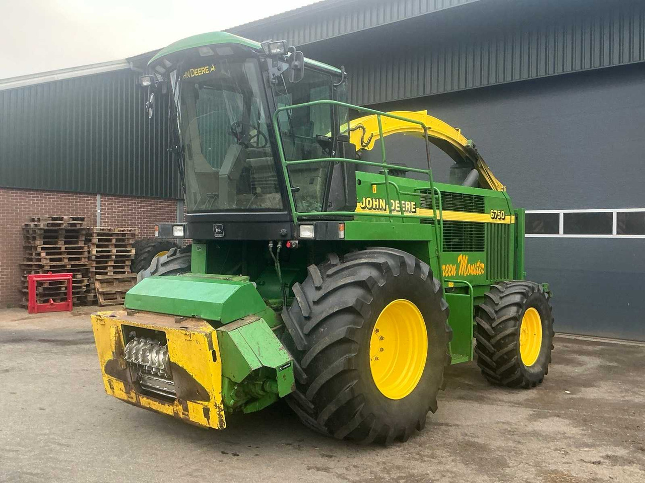 1999 JOHN DEERE 6750 FORAGE HARVESTER - Forage harvester: picture 3 1999 JOHN DEERE 6750 FORAGE HARVESTER - Forage harvester: picture 3