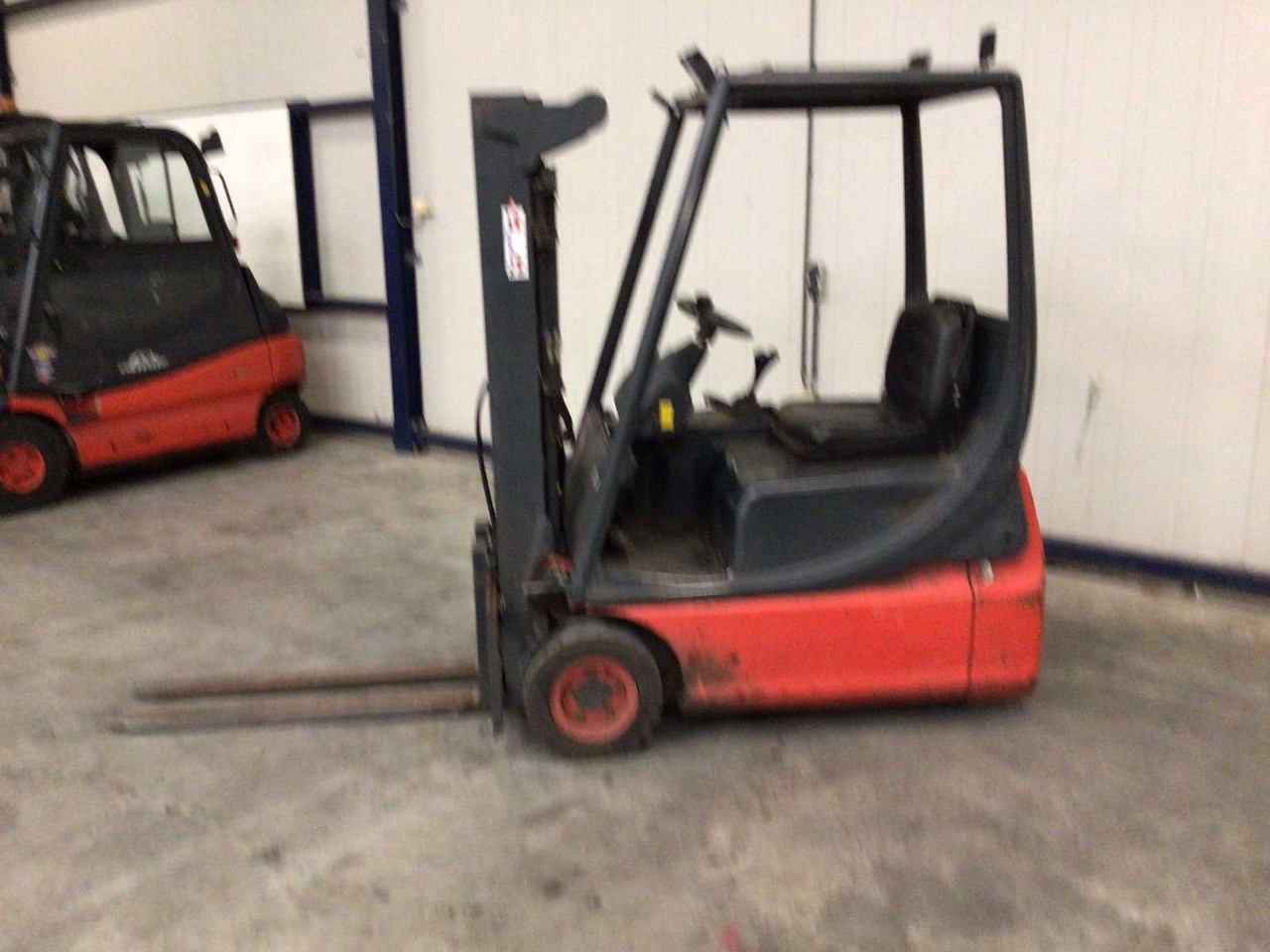 1999 LINDE E14 FORKLIFT - Forklift: picture 2 1999 LINDE E14 FORKLIFT - Forklift: picture 2
