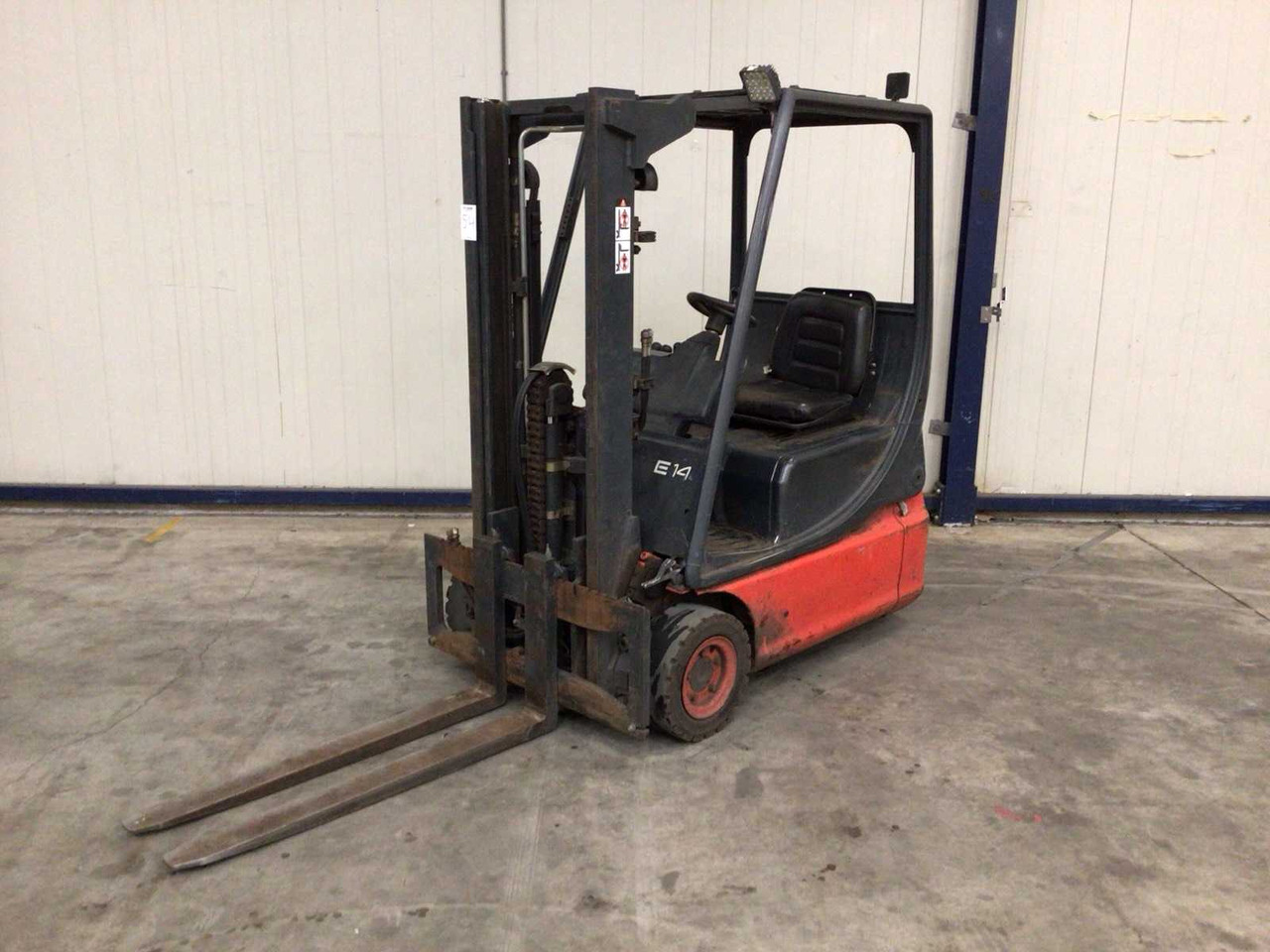 1999 LINDE E14 FORKLIFT - Forklift: picture 1 1999 LINDE E14 FORKLIFT - Forklift: picture 1