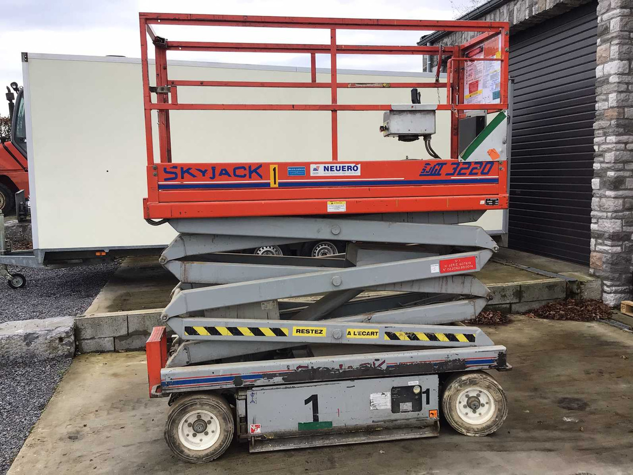 1999 SKYJACK 3220 AERIAL WORK PLATFORM - Aerial platform: picture 2 1999 SKYJACK 3220 AERIAL WORK PLATFORM - Aerial platform: picture 2