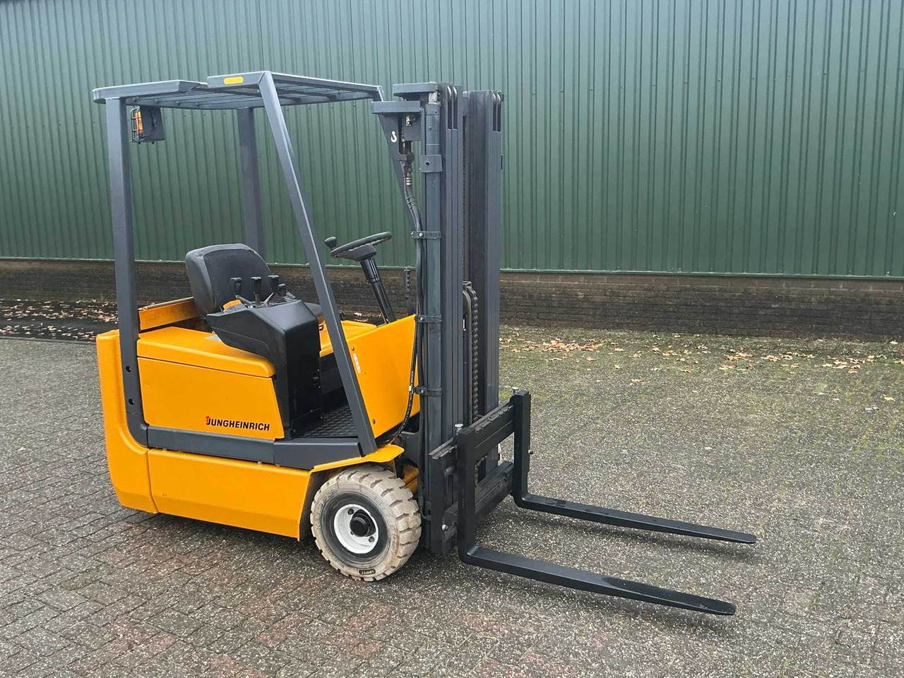2000 JUNGHEINRICH FORKLIFT - Forklift: picture 5 2000 JUNGHEINRICH FORKLIFT - Forklift: picture 5