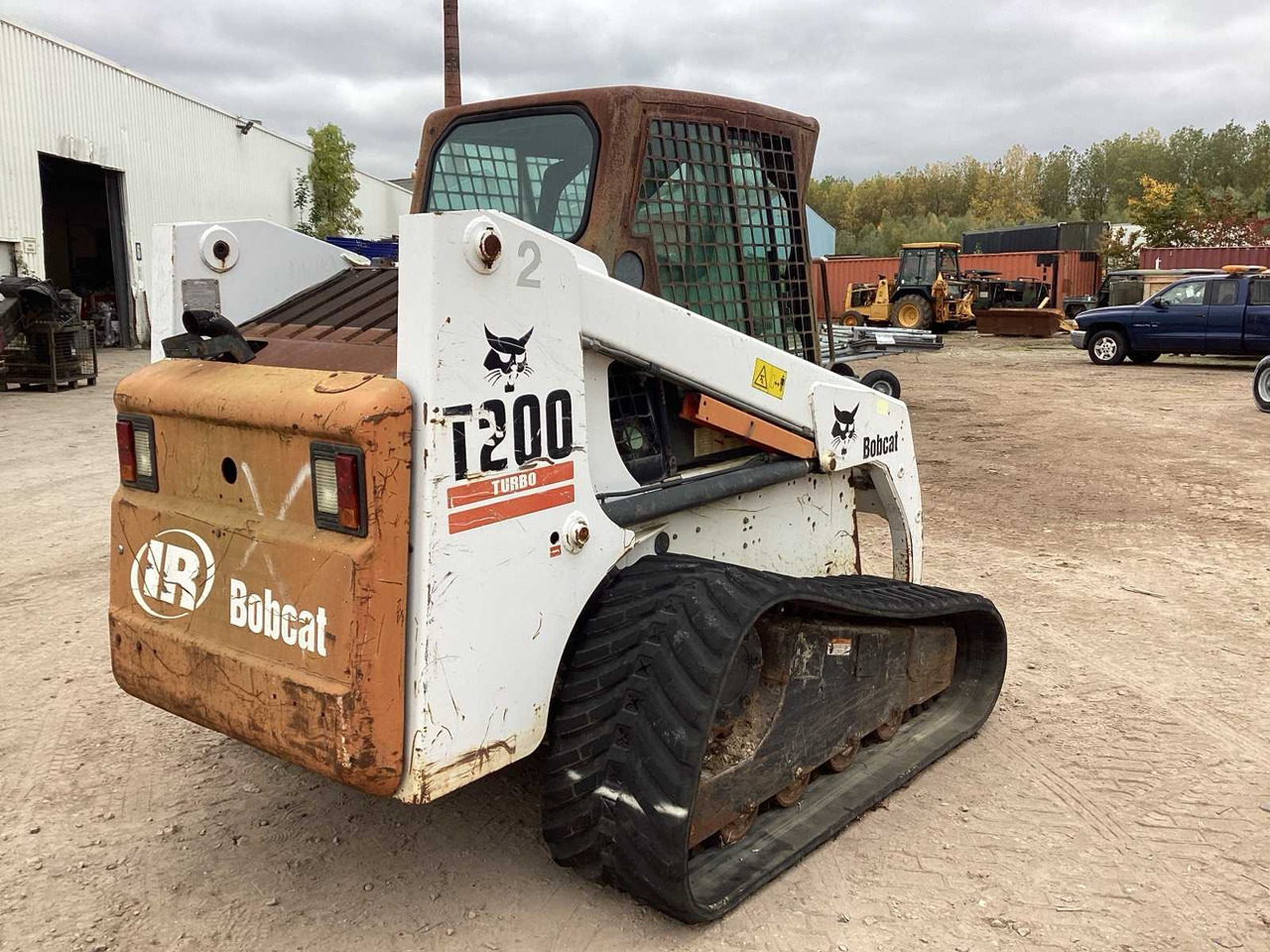 2001 BOBCAT T 200 SKID STEER LOADER - Compact track loader: picture 3 2001 BOBCAT T 200 SKID STEER LOADER - Compact track loader: picture 3