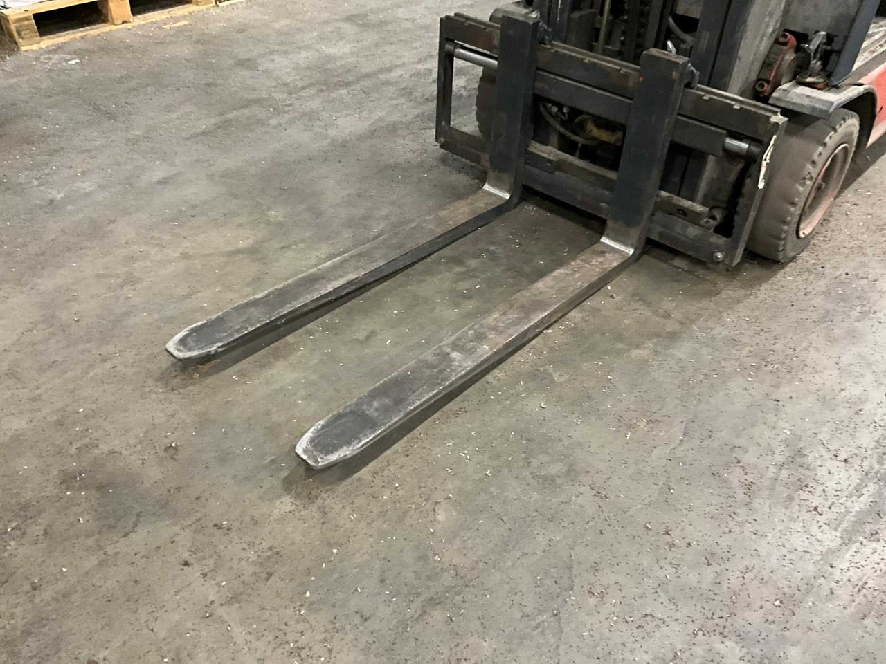 2004 LINDE E16C-02 ELECTRIC FORKLIFT - Forklift: picture 5 2004 LINDE E16C-02 ELECTRIC FORKLIFT - Forklift: picture 5