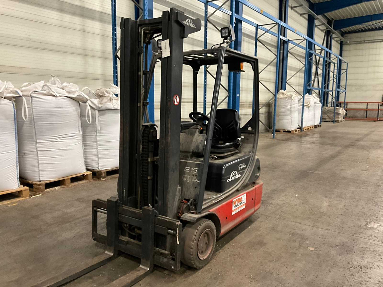 2004 LINDE E16C-02 ELECTRIC FORKLIFT - Forklift: picture 2 2004 LINDE E16C-02 ELECTRIC FORKLIFT - Forklift: picture 2