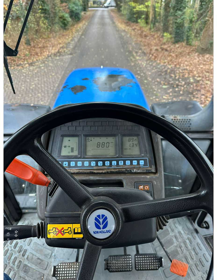 2004 NEW HOLLAND T/M 175 FOUR WHEEL DRIVE FARM TRACTOR - Farm tractor: picture 5 2004 NEW HOLLAND T/M 175 FOUR WHEEL DRIVE FARM TRACTOR - Farm tractor: picture 5