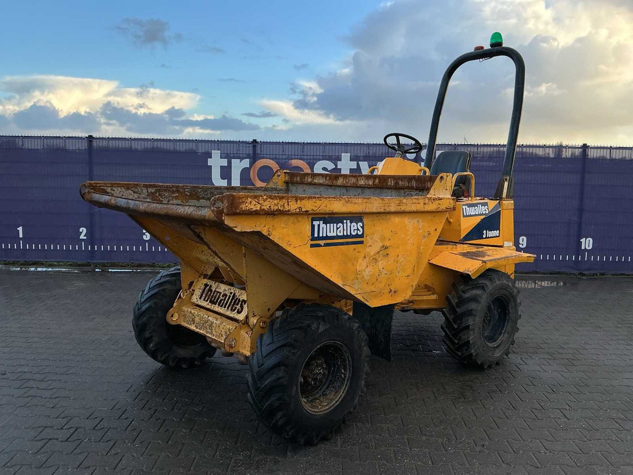 2004 THWAITES 3 TON DUMPER - Mini dumper: picture 1 2004 THWAITES 3 TON DUMPER - Mini dumper: picture 1