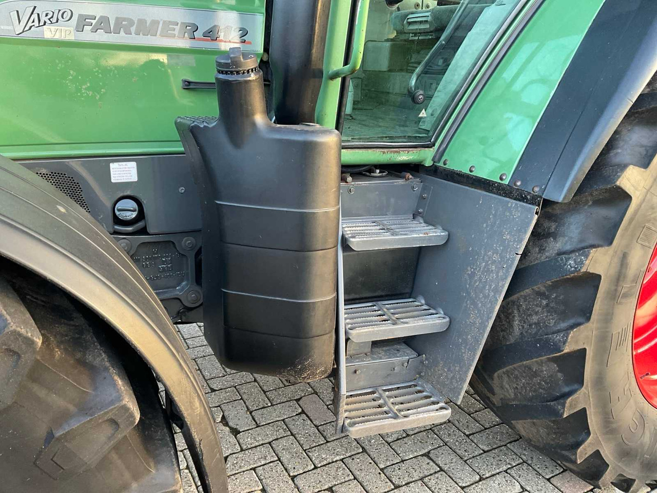 Farm tractor 2005 FENDT FARMER 412 VARIO ALL-WHEEL DRIVE FARM TRACTOR: picture 10 Farm tractor 2005 FENDT FARMER 412 VARIO ALL-WHEEL DRIVE FARM TRACTOR: picture 10