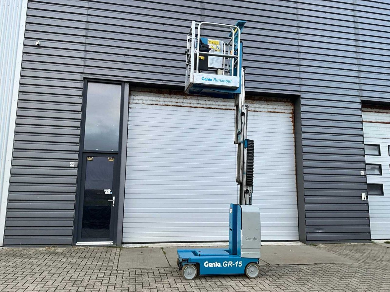 2005 GENIE GR-15 AERIAL PLATFORM - Aerial platform: picture 5 2005 GENIE GR-15 AERIAL PLATFORM - Aerial platform: picture 5