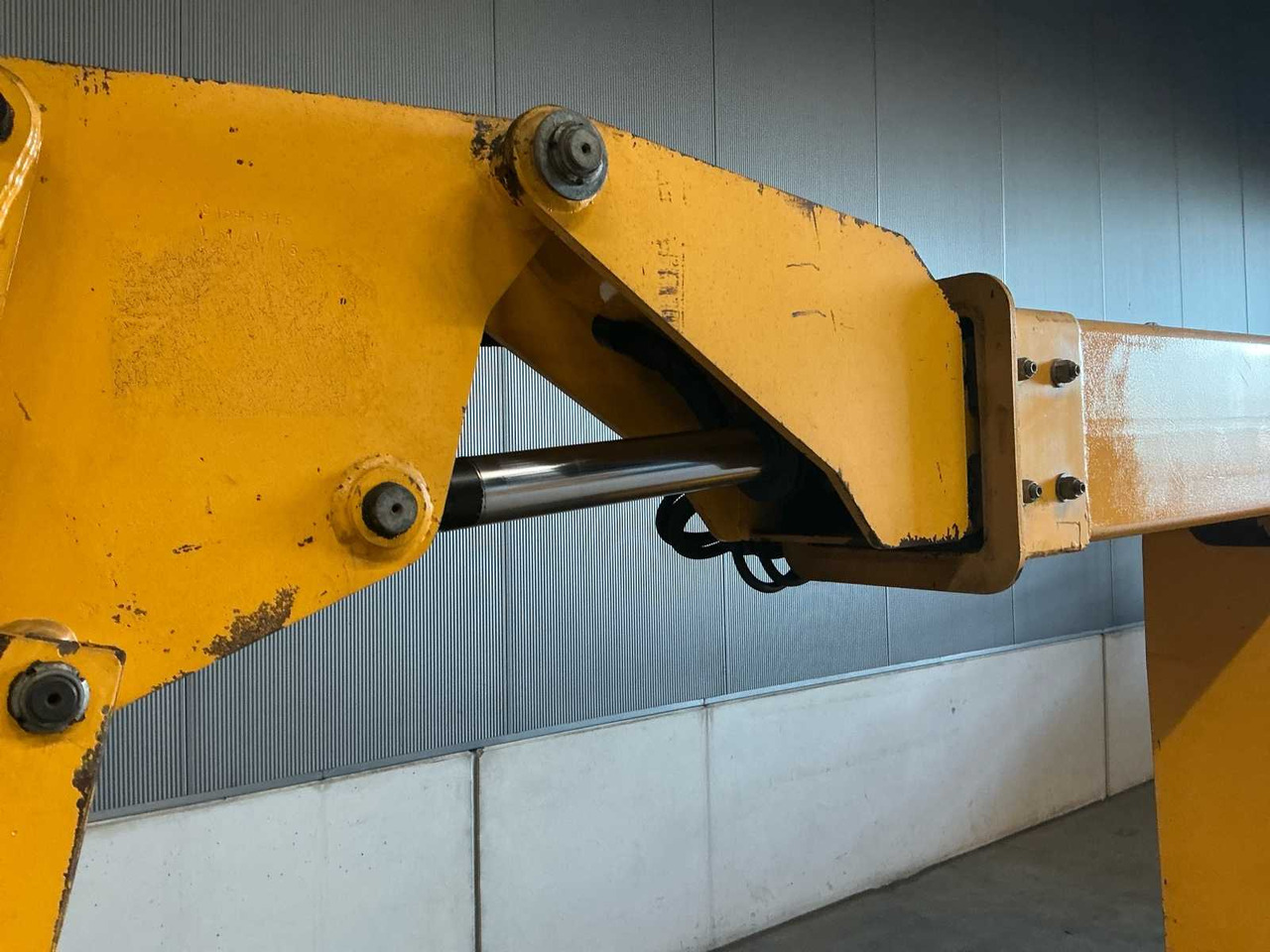 Aerial platform 2005 MANITOU 120 AETJ AERIAL PLATFORM: picture 9