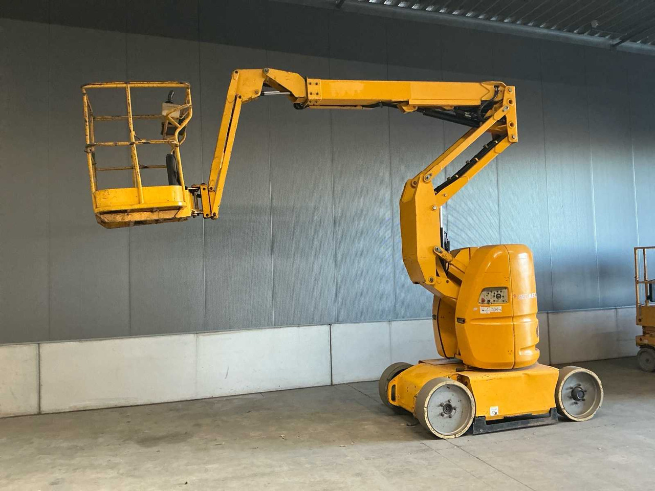 2005 MANITOU 120 AETJ AERIAL PLATFORM - Aerial platform: picture 2 2005 MANITOU 120 AETJ AERIAL PLATFORM - Aerial platform: picture 2