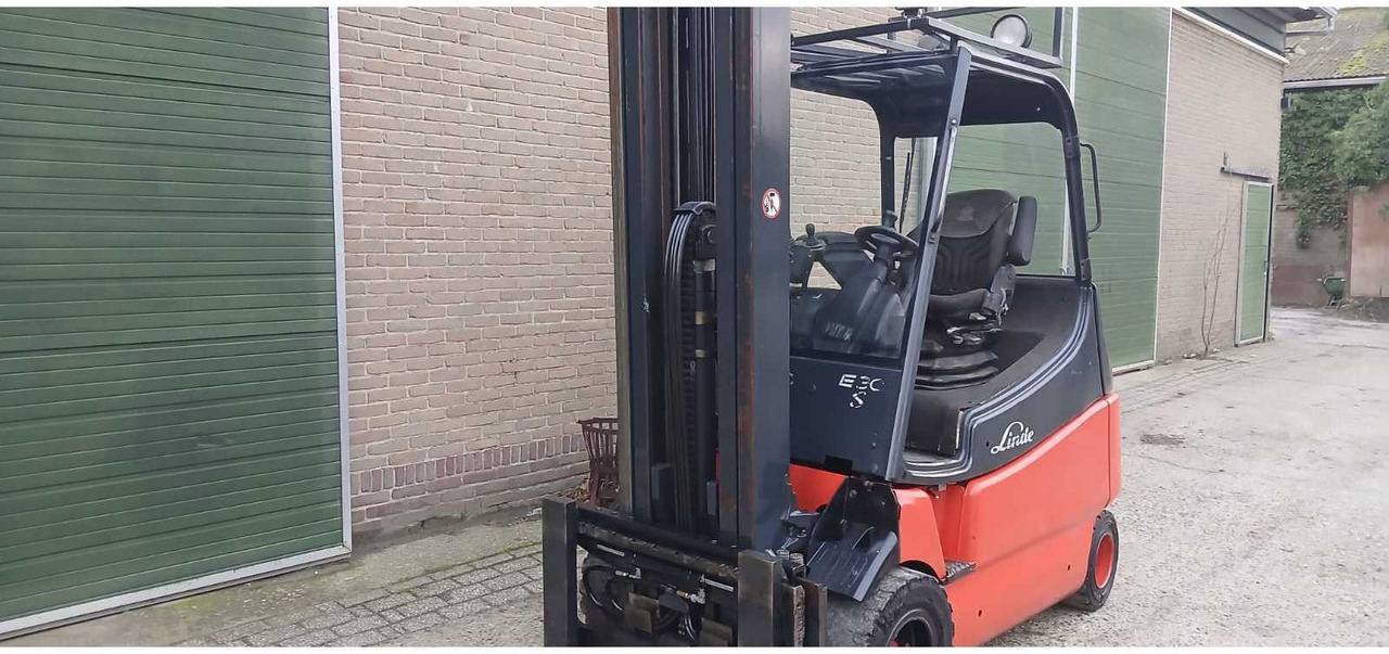2006 LINDE E30 FORKLIFT - Forklift: picture 2 2006 LINDE E30 FORKLIFT - Forklift: picture 2