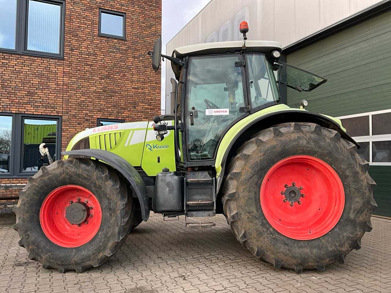 2009 CLAAS ARION 640 A19 FOUR-WHEEL DRIVE FARM TRACTOR - Farm tractor: picture 5 2009 CLAAS ARION 640 A19 FOUR-WHEEL DRIVE FARM TRACTOR - Farm tractor: picture 5