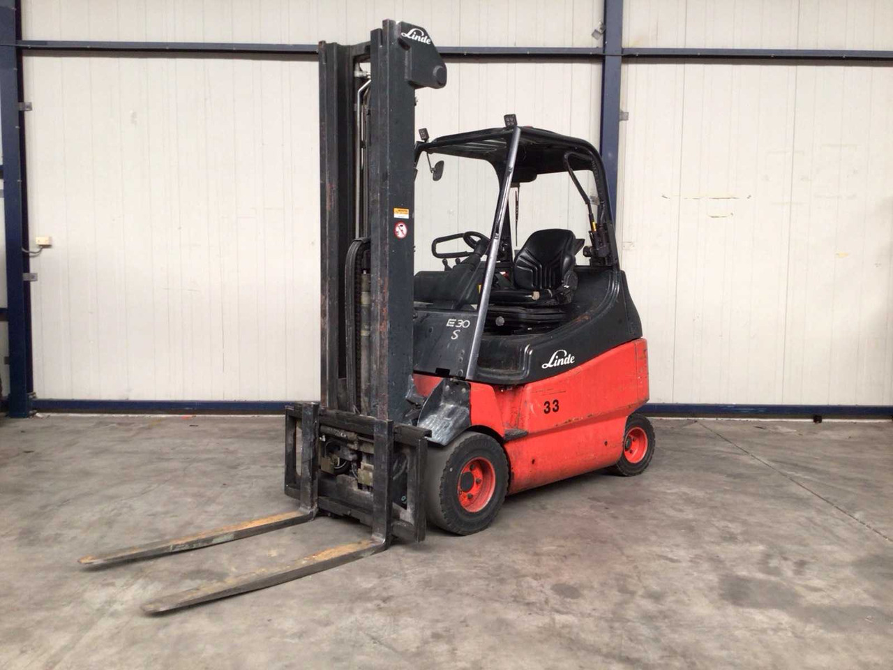2011 LINDE E30-03/600 FORKLIFT - Forklift: picture 1 2011 LINDE E30-03/600 FORKLIFT - Forklift: picture 1