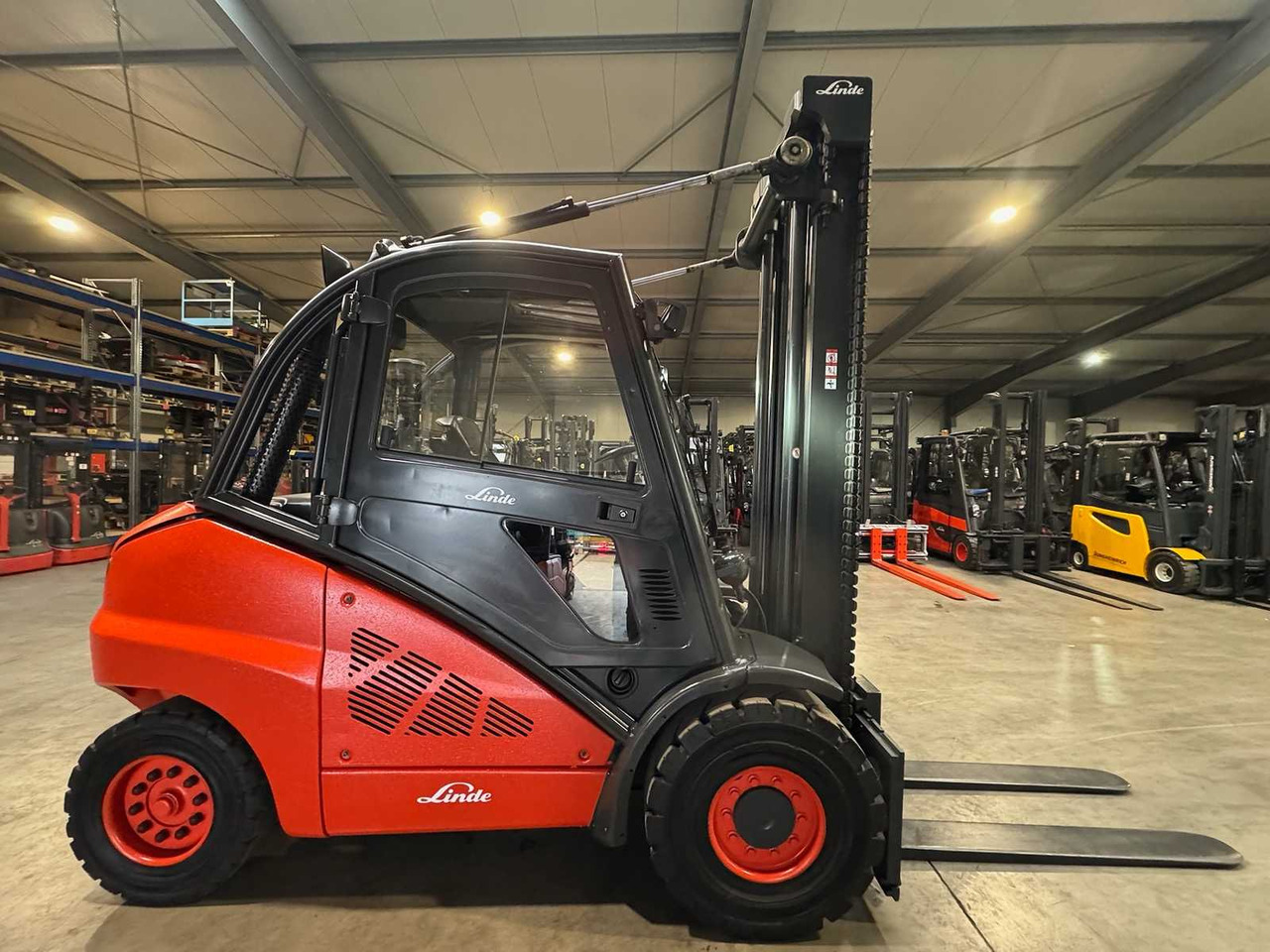 2011 LINDE H50D 5.000KG 3.+4TH VALVE DIESEL FORKLIFT FORKLIFT - Forklift: picture 5 2011 LINDE H50D 5.000KG 3.+4TH VALVE DIESEL FORKLIFT FORKLIFT - Forklift: picture 5