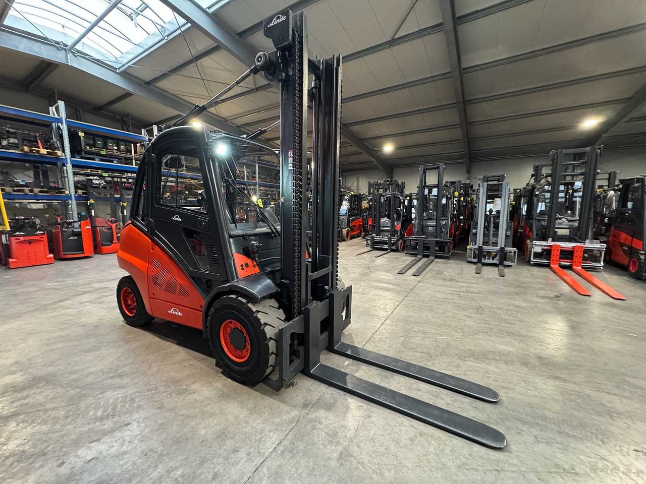 2011 LINDE H50D 5.000KG 3.+4TH VALVE DIESEL FORKLIFT FORKLIFT - Forklift: picture 4 2011 LINDE H50D 5.000KG 3.+4TH VALVE DIESEL FORKLIFT FORKLIFT - Forklift: picture 4