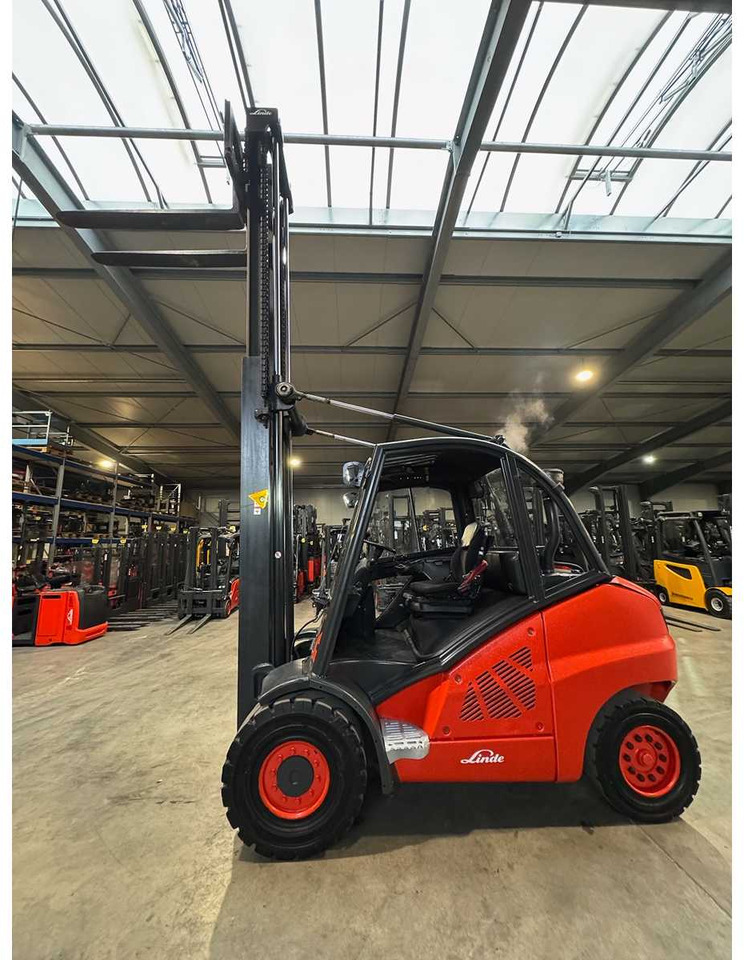 2011 LINDE H50D 5.000KG 3.+4TH VALVE DIESEL FORKLIFT FORKLIFT - Forklift: picture 3 2011 LINDE H50D 5.000KG 3.+4TH VALVE DIESEL FORKLIFT FORKLIFT - Forklift: picture 3