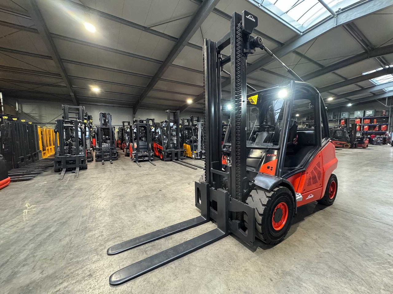 2011 LINDE H50D 5.000KG 3.+4TH VALVE DIESEL FORKLIFT FORKLIFT - Forklift: picture 2 2011 LINDE H50D 5.000KG 3.+4TH VALVE DIESEL FORKLIFT FORKLIFT - Forklift: picture 2
